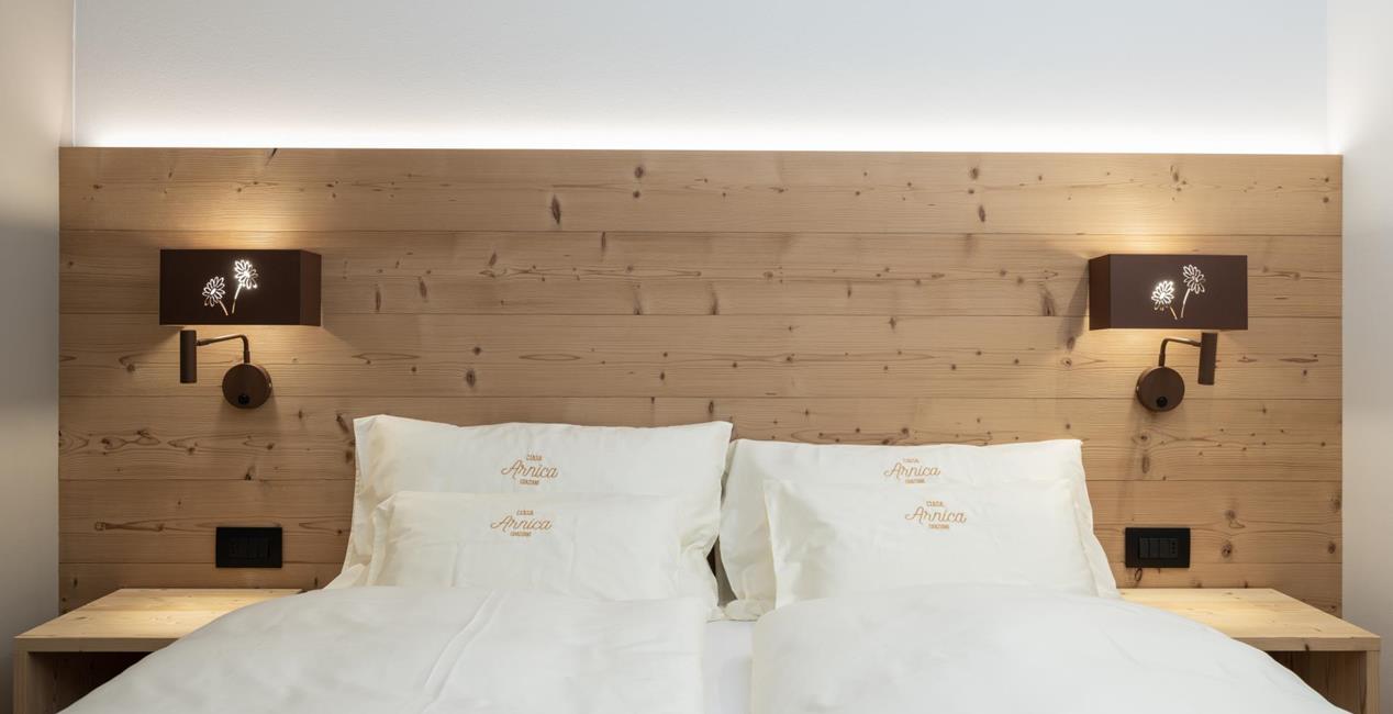 Bedroom with double bed - Ciasa Arnica